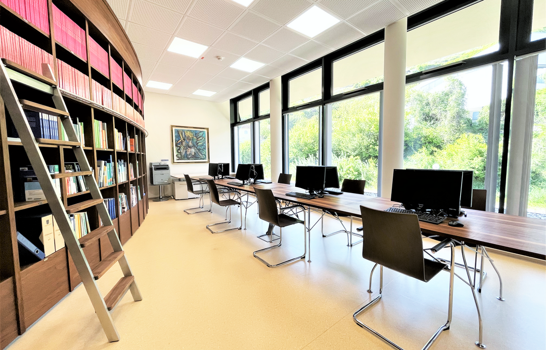 Bibliothek im Neubau